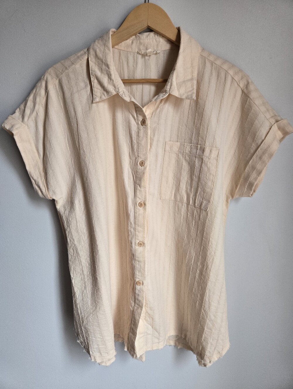 Like New MYSTREE Light Cream-Peach Button-Up Short Sleeve Textured Cotton Shirt